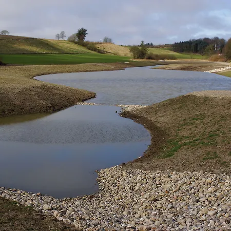 מלון Egtved Hotel 2*